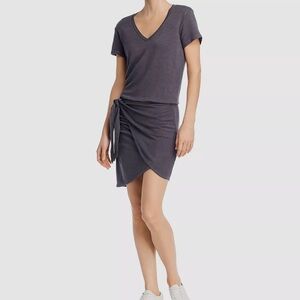 Monrow T-shirt dress with a tie on the side in camel/pink Large